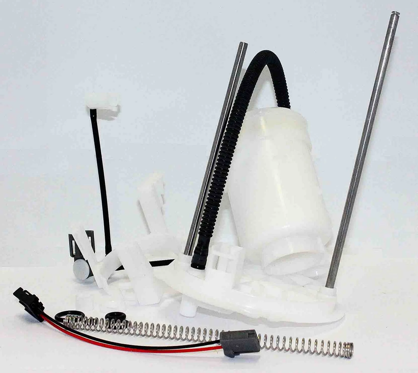 Basco Fuel Filter Interchangeable with FS-17430 WCF209 L577-13-ZE0 for Mazda - Image 2