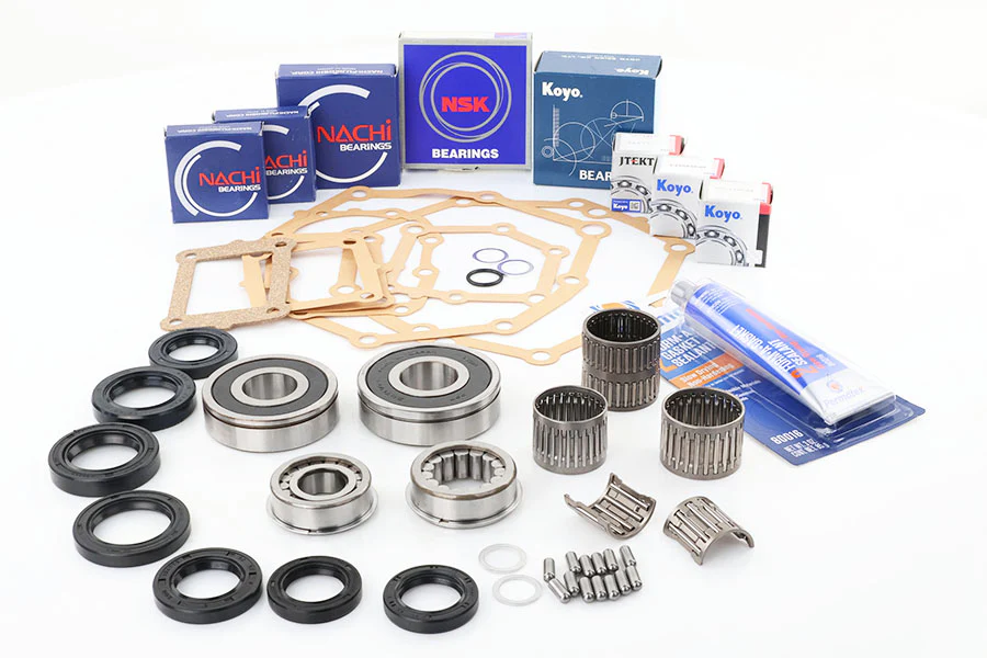 Gearbox Bearing, Seal & Gasket Kit for Toyota Hilux 5 Speed RN105 RN110 RN85